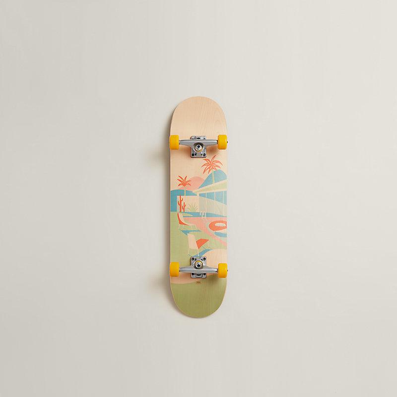 【きれいめファッション51選】上品さと清潔感をキープし Street Skateboard | Hermès USA スケートボード